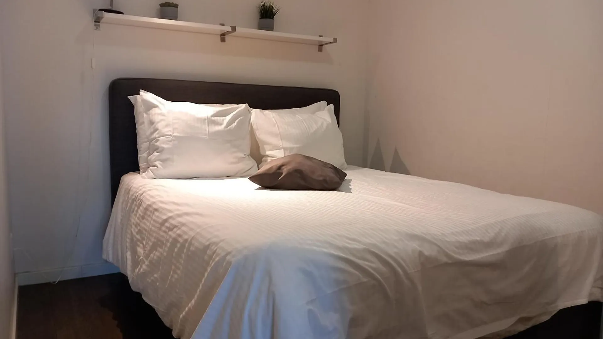 Charming Retreat Apartment City 20Alpha Delft Netherlands